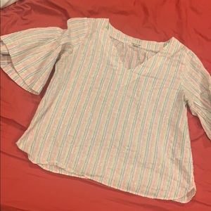 Quarter sleeve flare top